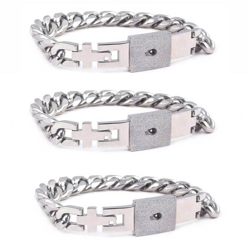 3BFFs sperren sich gegenseitig Armbänder