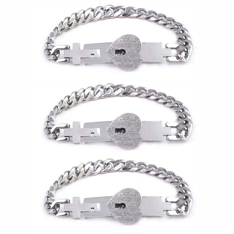 3BFFs sperren sich gegenseitig Armbänder