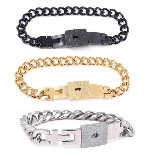 3BFFs Lock Each Others Bracelets